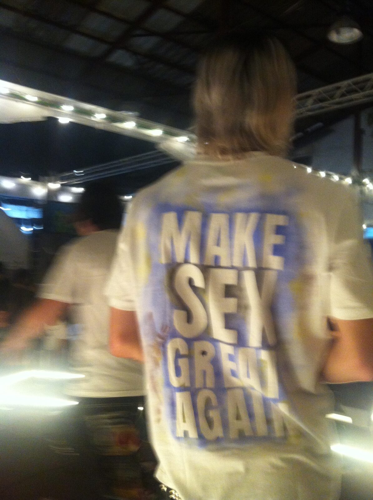 Camiseta Make Sex Great Again vista de espaldas